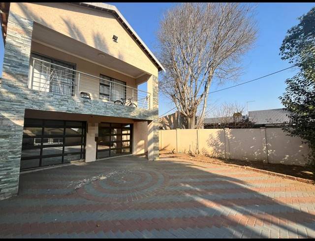 8 BEDROOM HOUSE FOR SALE IN DALPARK